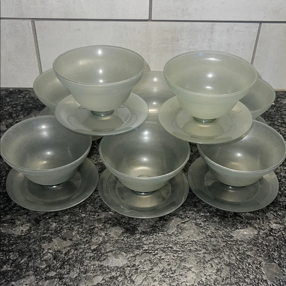 Set of 8 Vintage Tupperware Gray Dessert Bowls. Approx 4oz each. Exc condition